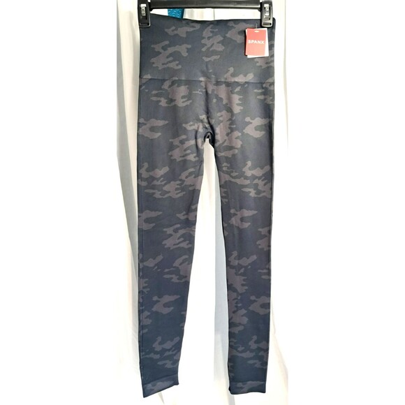 NWT Spanx Look At Me Now Leggings Medium Black Camo Smoothing Seamless Shaping - Picture 3 of 12